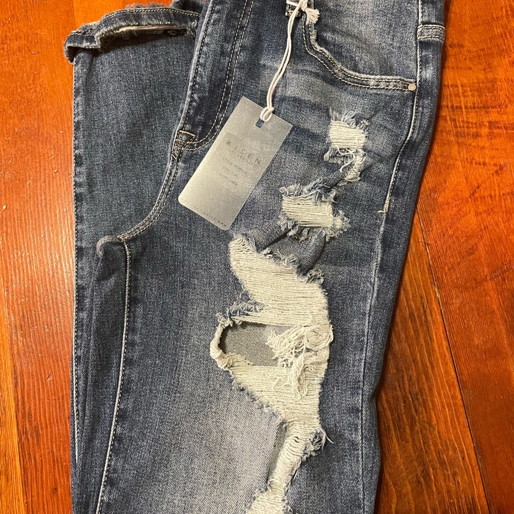 NWT Risen distressed high rise “boyfriend” style  jeans . Size 7/28. Length 26” - Picture 3 of 5